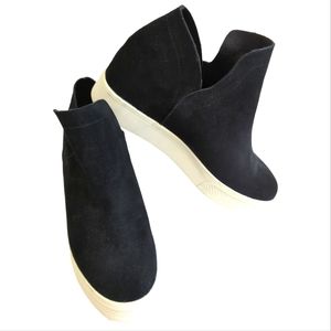 Steve Madden Wrangle suede slip-on sneakers shoes, hidden wedge, size 6